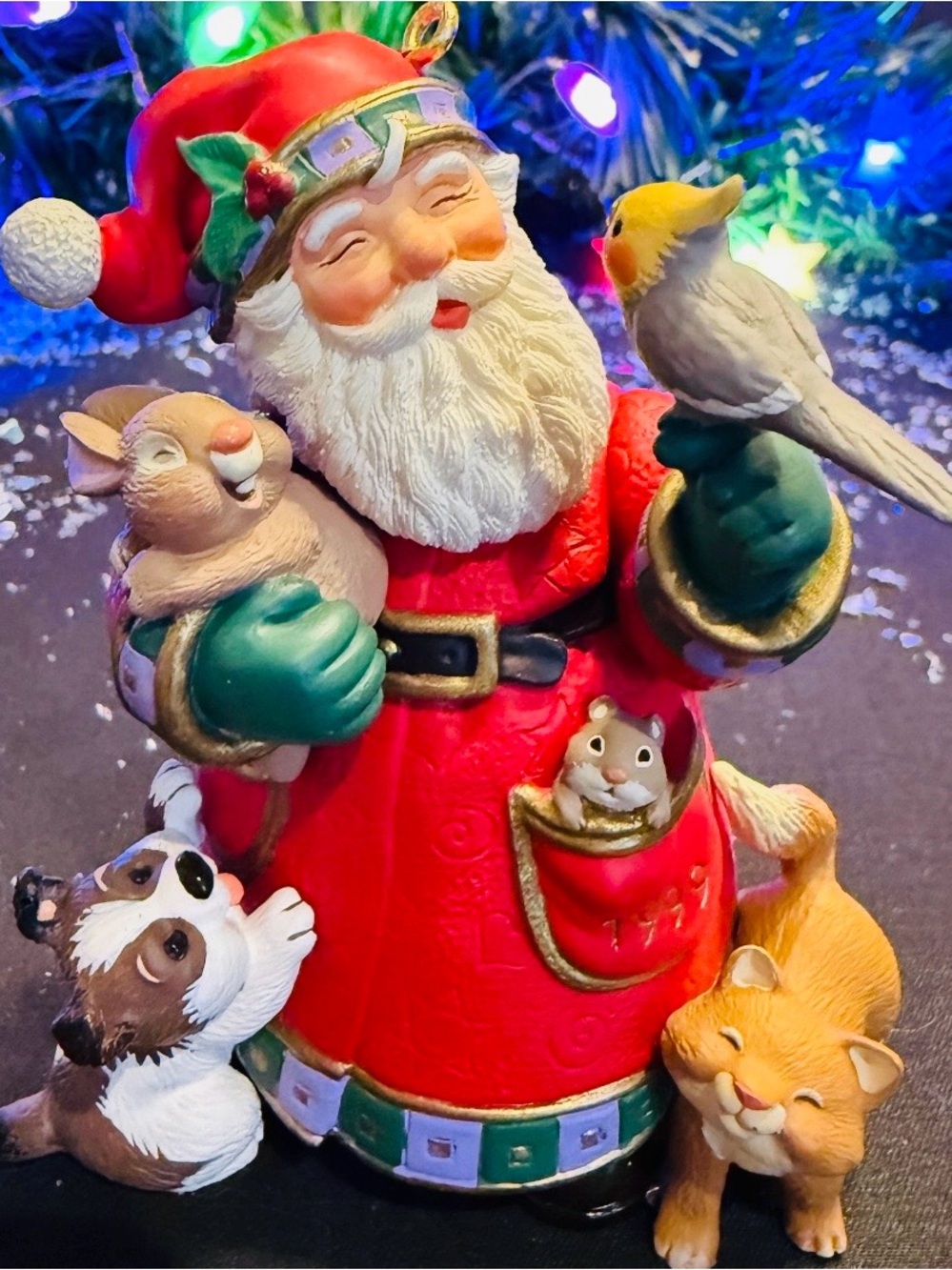 1999 Best Pals Holiday Santa with Small Pets Figurine Santa Claus